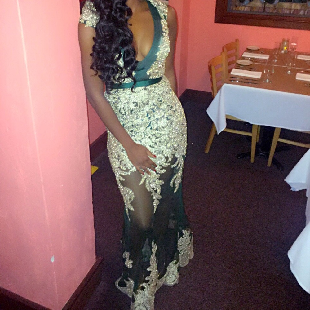 Beautiful show stopping gown, open to offers !